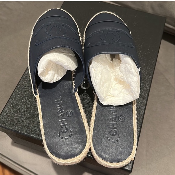 Chanel Dark Navy Espadrille Mules - Picture 2 of 7